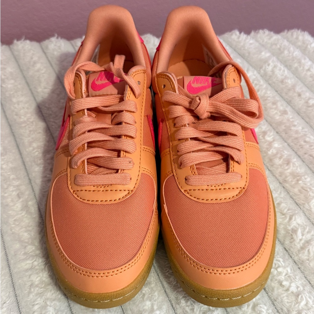Women's Nike Field General Agate Hyper Pink Size 7 - Picture 3 of 7